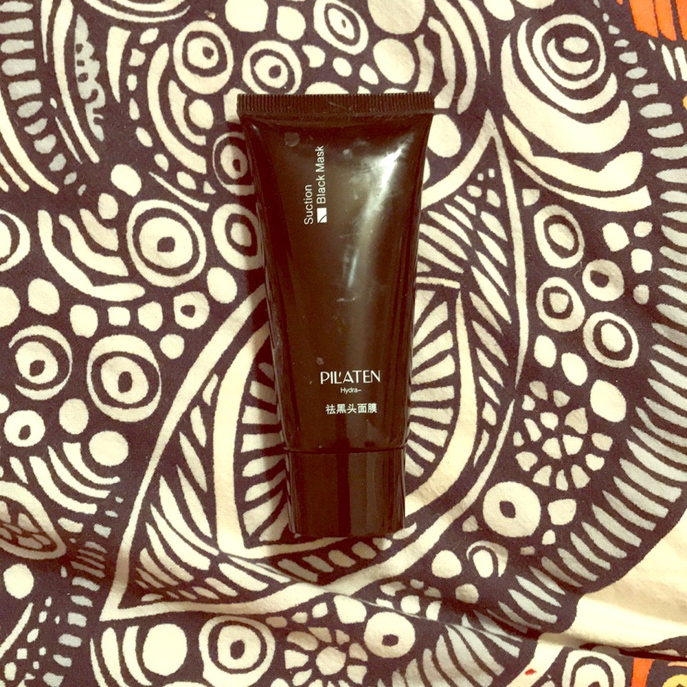Pilates pore (black pore mask)